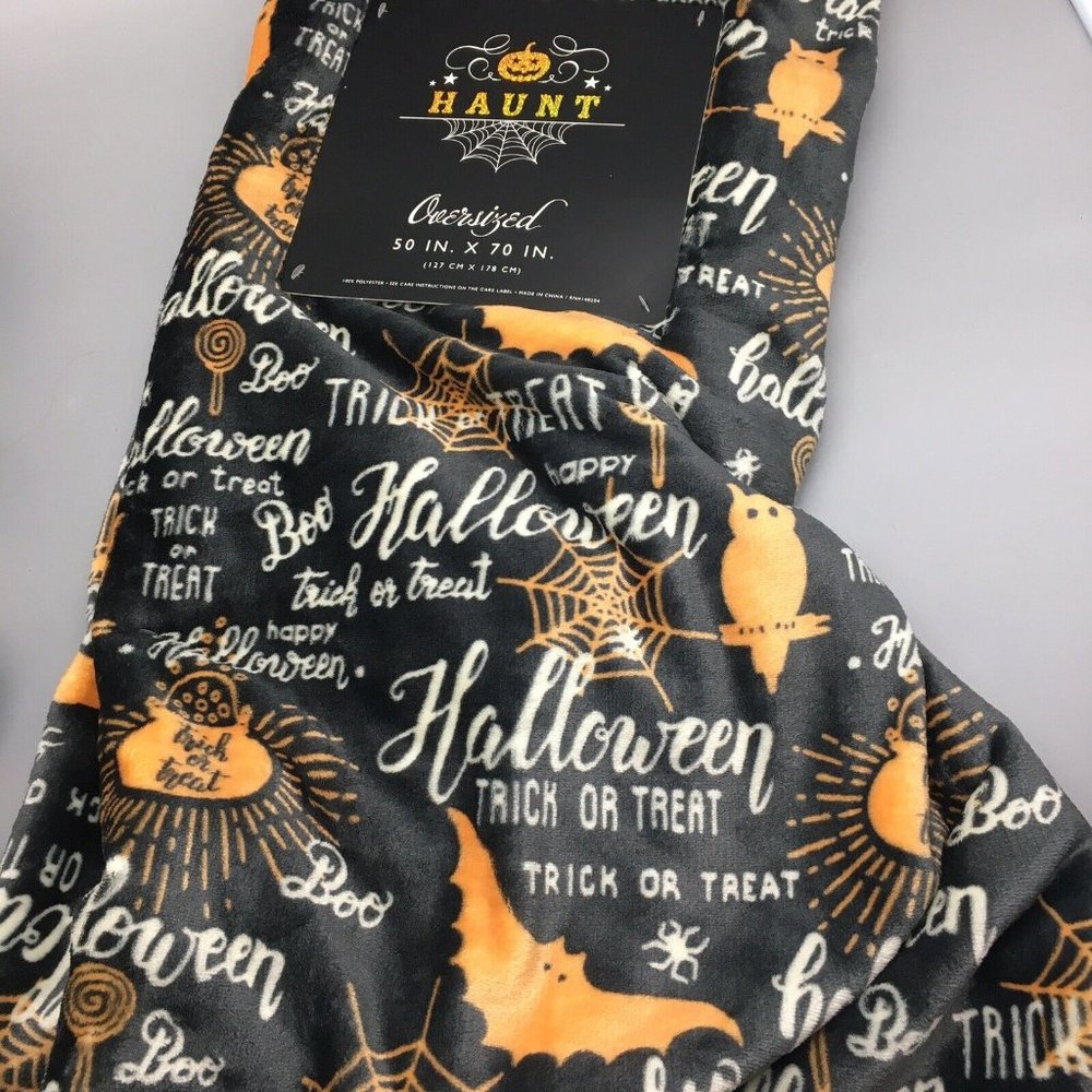 Halloween Haunt Throw Blanket Micro Fleece Bat Owl Spiderweb Trick or Treat Gray